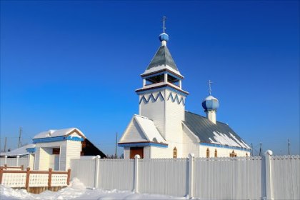 Спонсорскую помощь строительству воскресной школы при храме в Покосном оказали депутаты ЗС